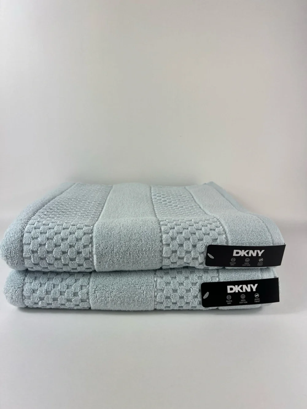 DKNY Bath Towel Set Pale Blue Plush 100% Cotton Quick Dry Zero Twist Set of 2